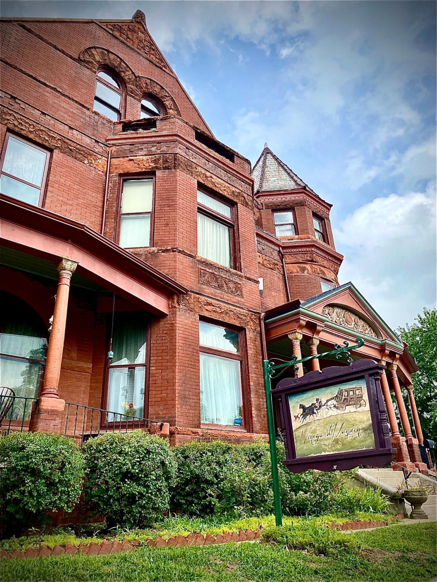 Vineyard Mansion Carriage House Villa Сейнт Джоузеф Екстериор снимка