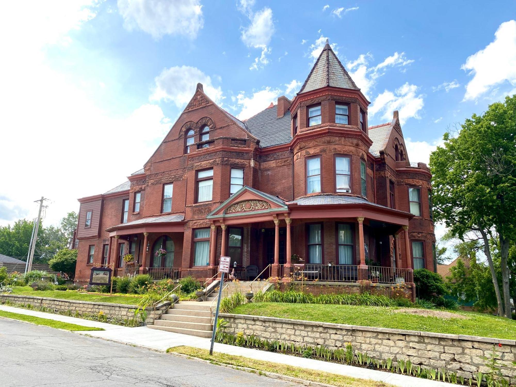 Vineyard Mansion Carriage House Villa Сейнт Джоузеф Екстериор снимка